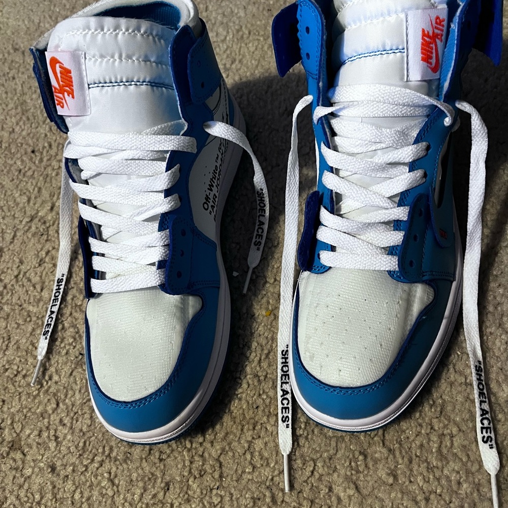 Nike Air High-Top off white Sneakers - Blue and White